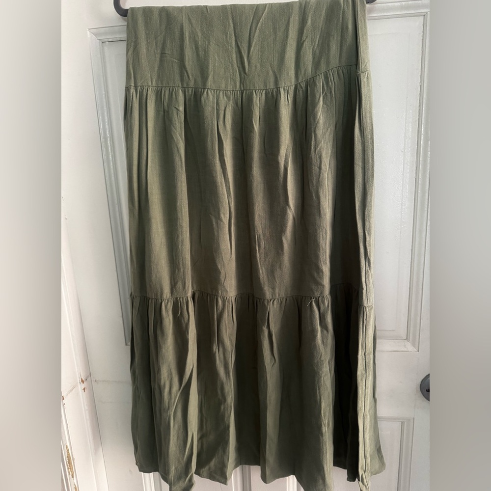 2 piece skirt sz M and crop top sz L forever 21 new w tags